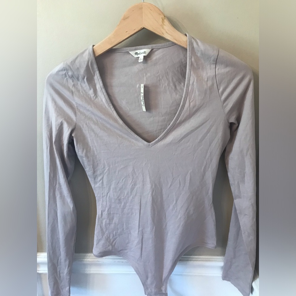 NWT Madewell Tan Cotton V-neck Bodysuit  Small